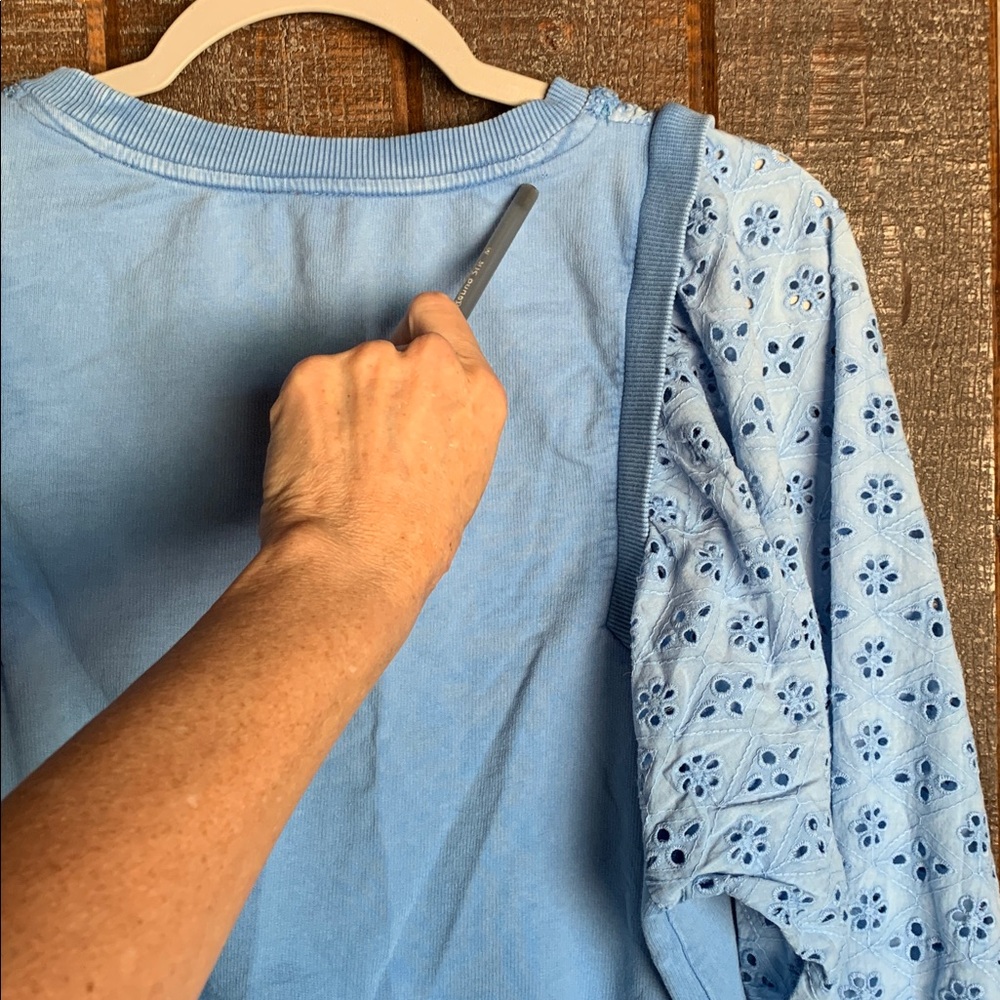 Anthropologie Pilcro Women Washed Eyelet Blue Sweatshirt Top Size XXS Preppy - Picture 15 of 16